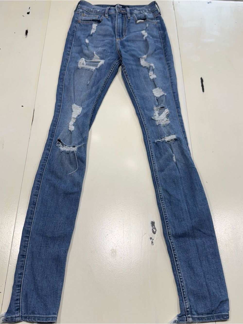 Hollister Curvy High-Rise Super Skinny Distressed Jeans (Size 0 Long / W24 L32)